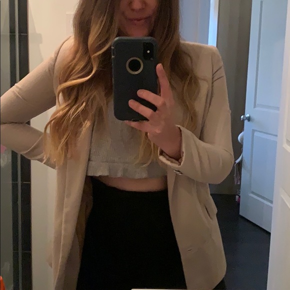 H&M Jackets & Blazers - ⭐️ HOST PICK ⭐️ Light beige blazer